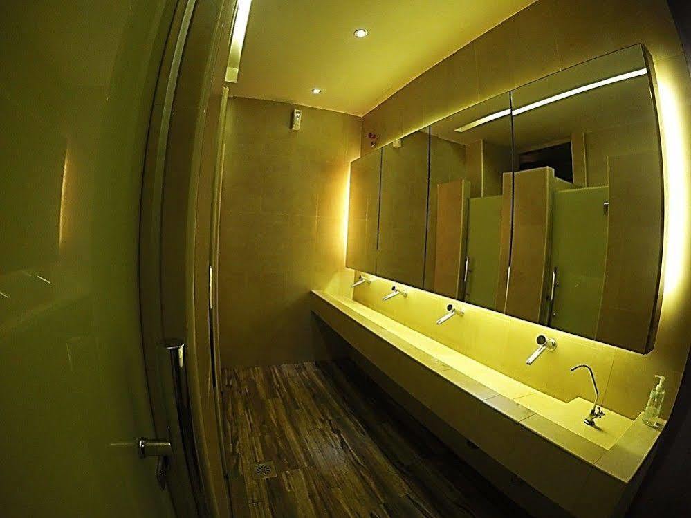 Here Hotel Skudai Eksteriør billede